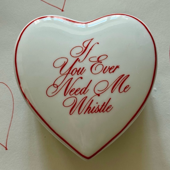 Enesco Suzy Stafford 1977 Trinket Heart Box - Picture 2 of 5